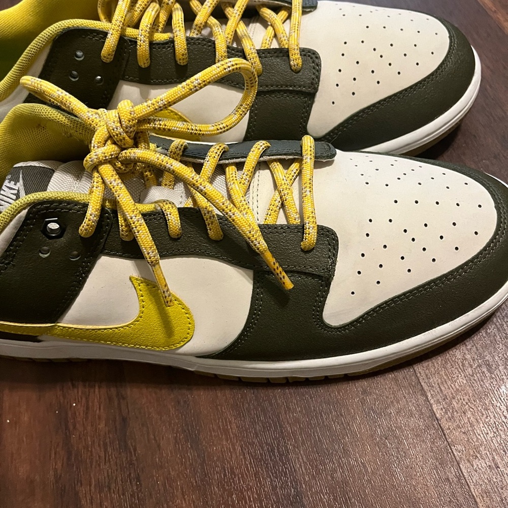 Nike Dunk Low in Olive Green and Yellow - Picture 4 of 6